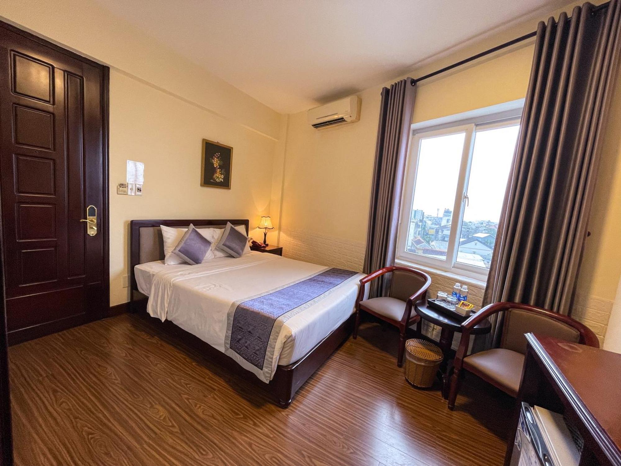 Baly Hotel Hue Exterior photo