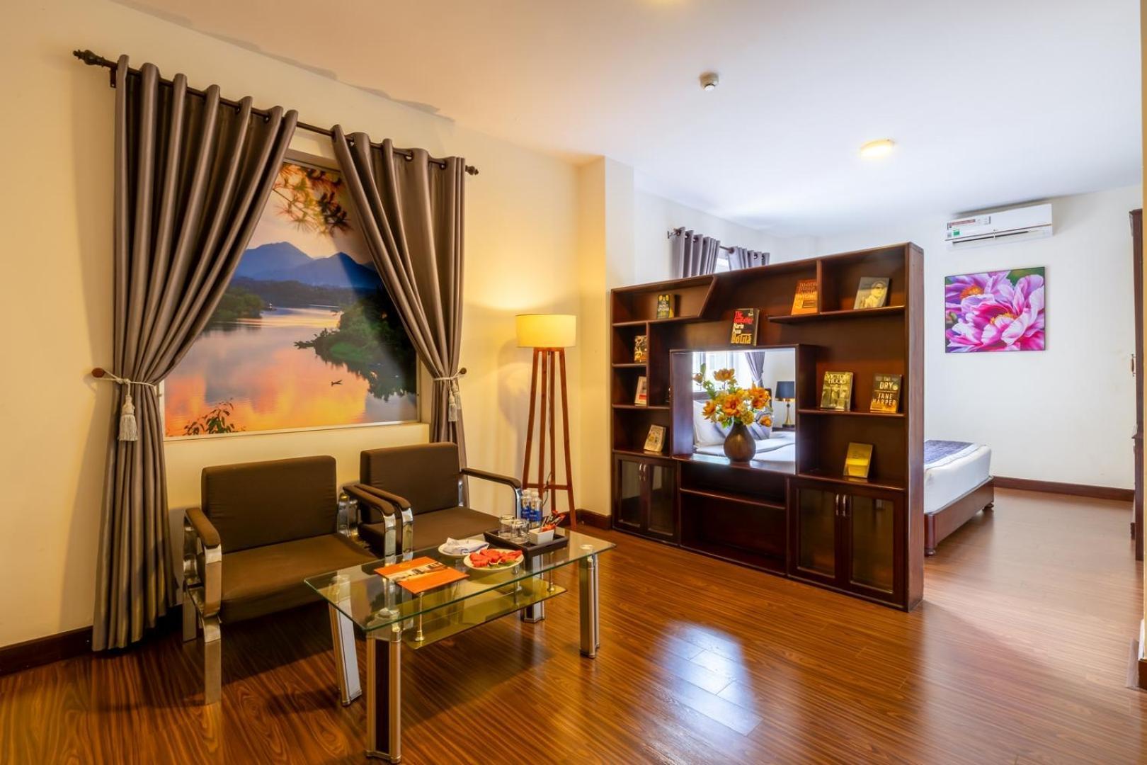Baly Hotel Hue Exterior photo