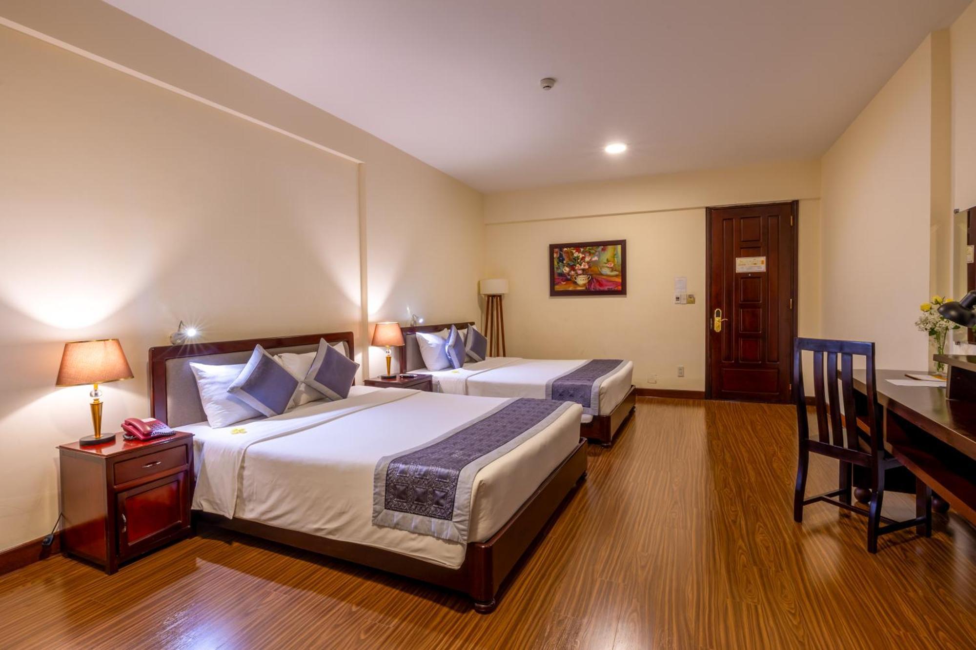 Baly Hotel Hue Exterior photo