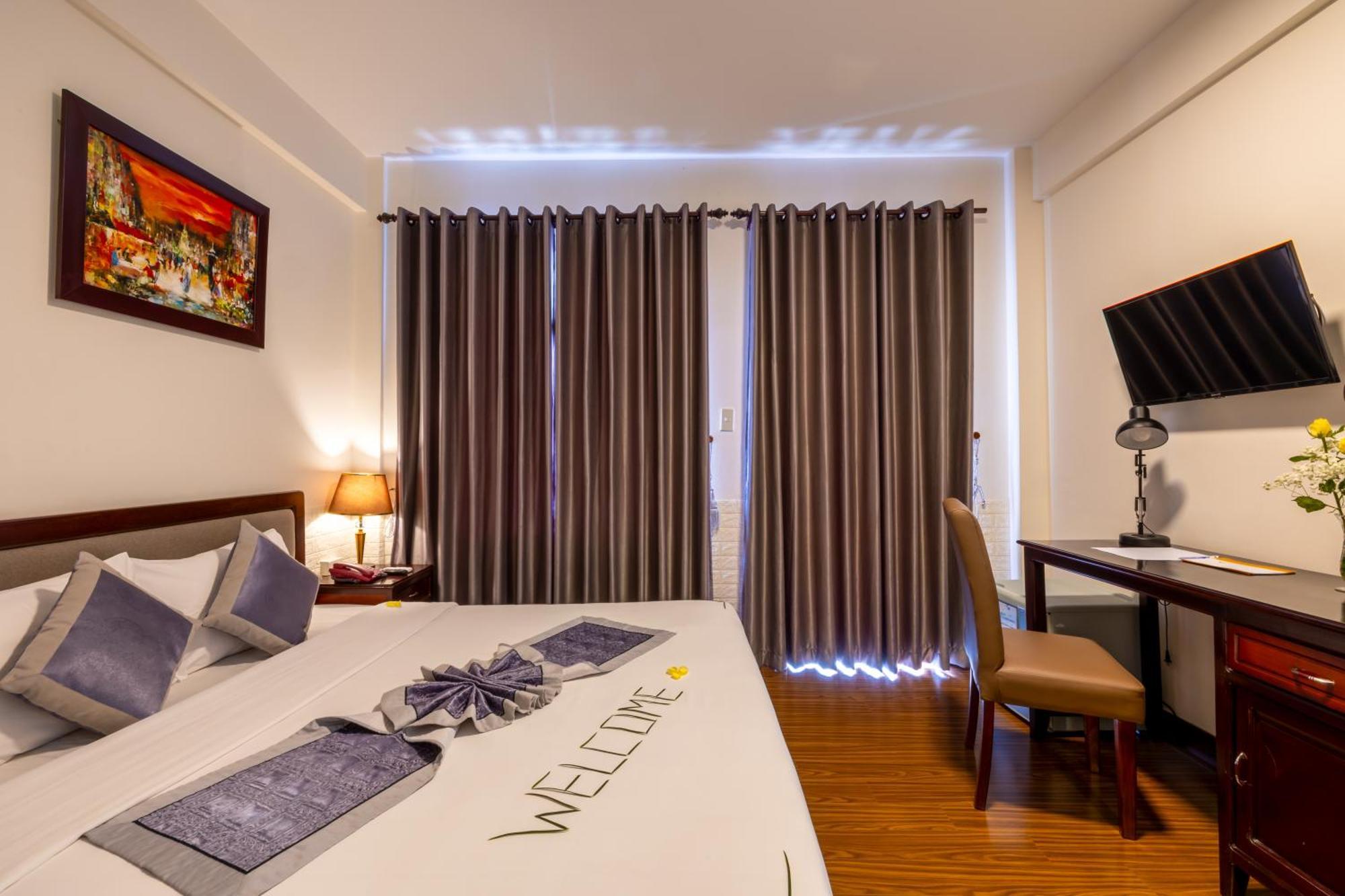 Baly Hotel Hue Exterior photo