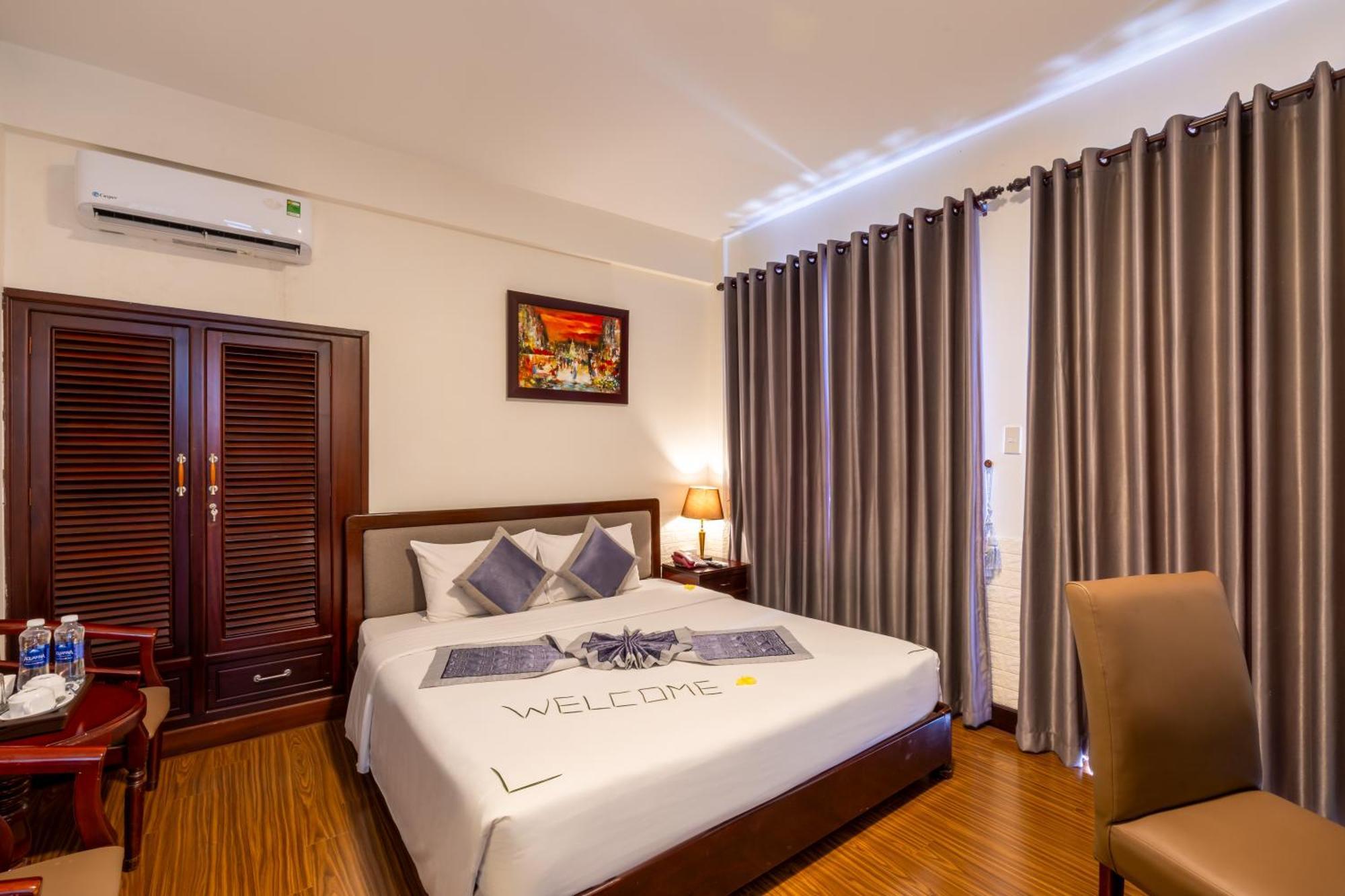 Baly Hotel Hue Exterior photo